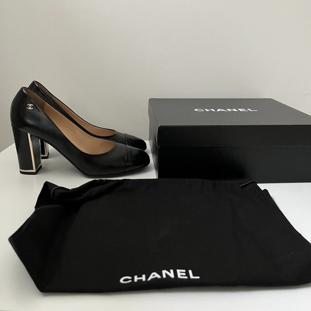 CHANEL Cap-Toe Black Leather Pumps